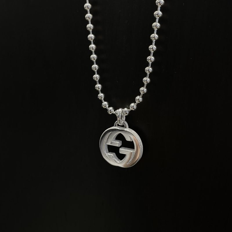 gg-interlocking-disc-pendant-necklace