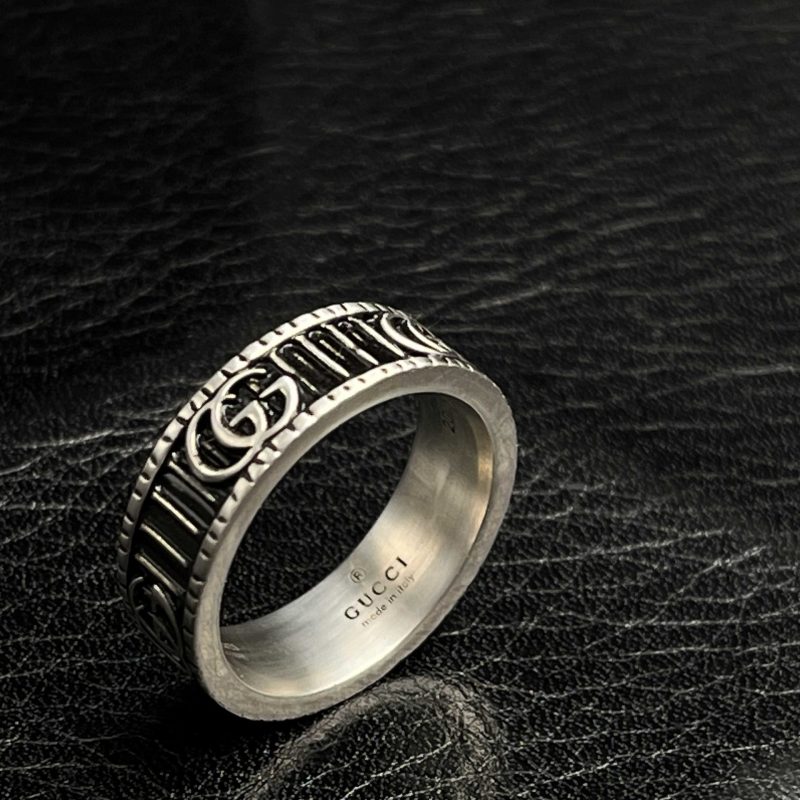 gg-engraved-icon-band-ring