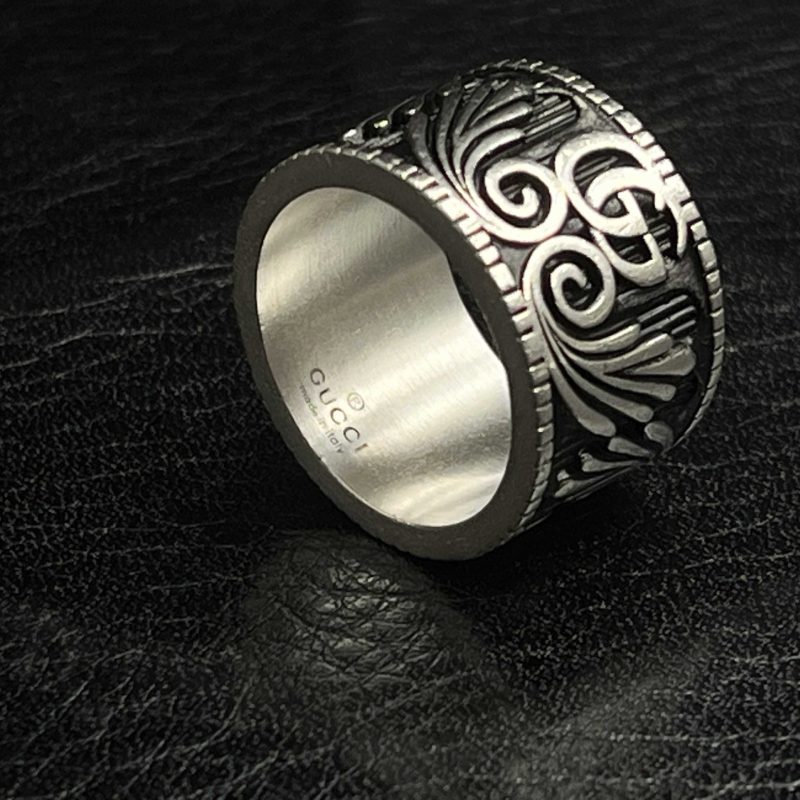 gg-icon-engraved-band-ring