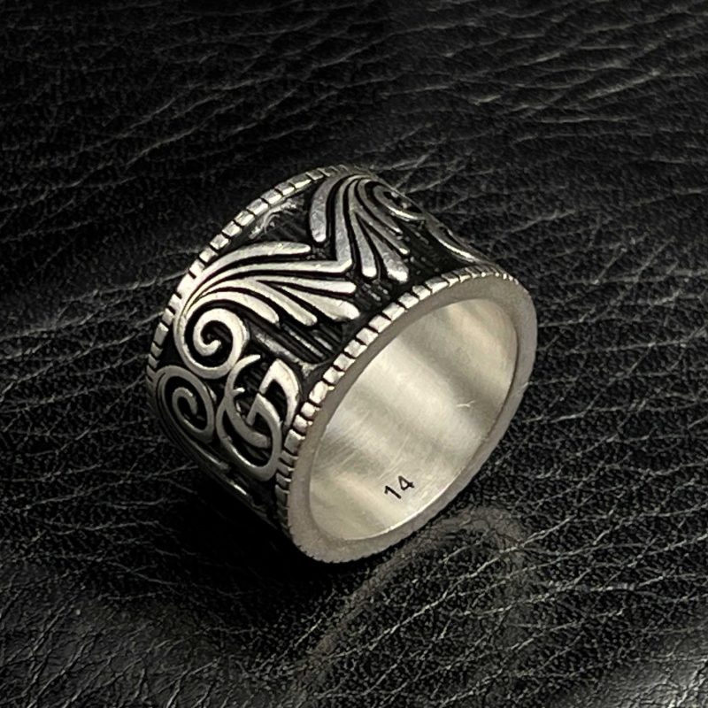 gg-icon-engraved-band-ring