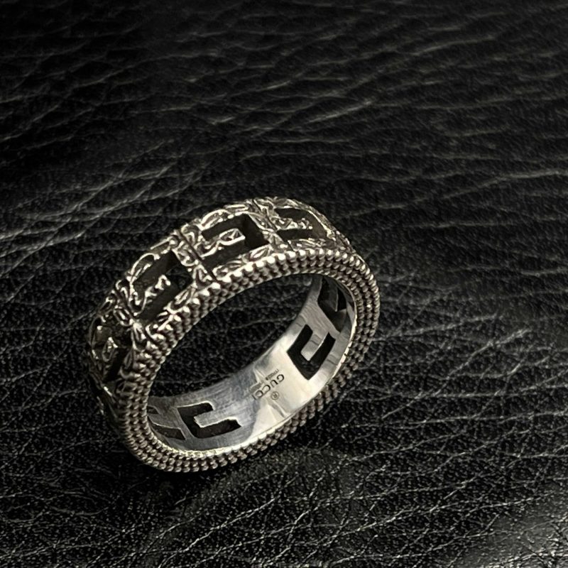 gg-monogram-band-ring